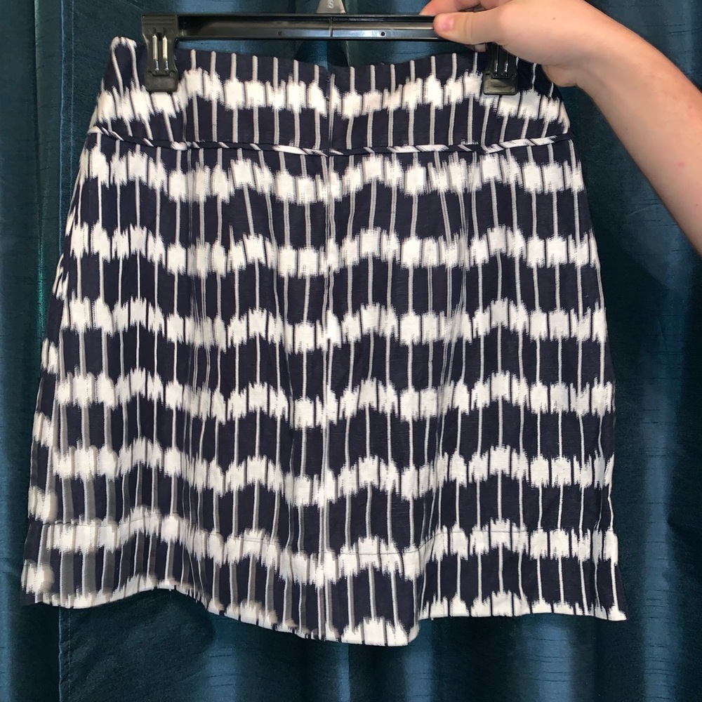 LOFT navy and white skirt